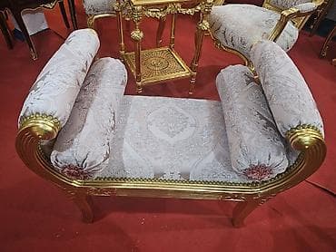 Stolovi: 𝐄𝐥𝐞𝐠𝐚𝐧𝐭𝐧𝐚 𝐦𝐚𝐫𝐤𝐢𝐳𝐚 𝐢 𝐟𝐨𝐭𝐞𝐥𝐣𝐞 𝐮 𝐩𝐮𝐝𝐞𝐫-𝐫𝐨𝐳𝐞 𝐦𝐞𝐛𝐥𝐮, 𝐮 𝐬𝐚𝐯𝐫š𝐞𝐧𝐨𝐦 𝐬𝐩𝐨𝐣𝐮 𝐬𝐚 — 4