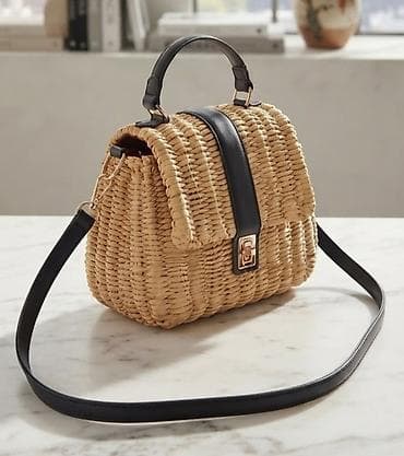 guess torbe online prodaja: Pletena torba od prirodnih vlakana sa preklopom i detaljima od crne — 1