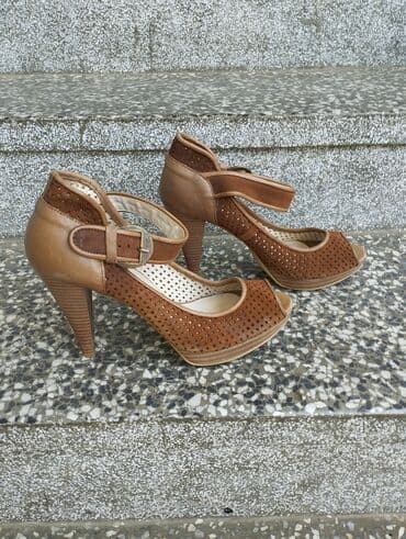 Sandale: Sandale, Marcha, 40