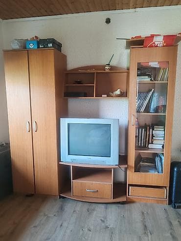 namestaj za decu: Dve dnevne sekcije (TV komode sa ormarom i policama) Model 1 – svetli — 1