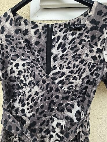 prsluk s: Dorothy Perkins haljina, veličina UK 8 / EU 36. - Model: midi dužina — 2