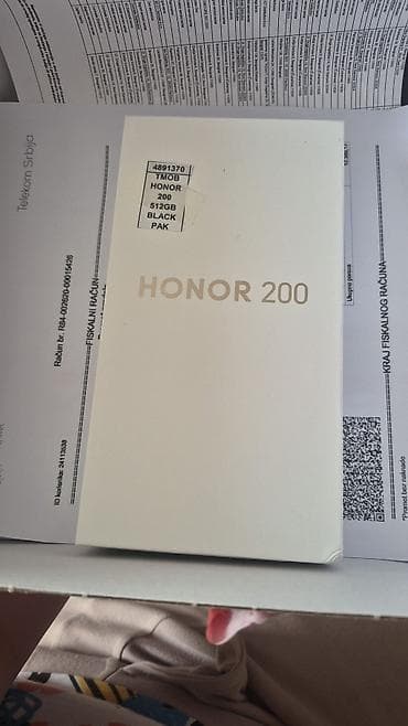 Donji delovi trenerke: HONOR 200 – 512 GB, Black - Model: HONOR 200 - Boja: Black - — 1