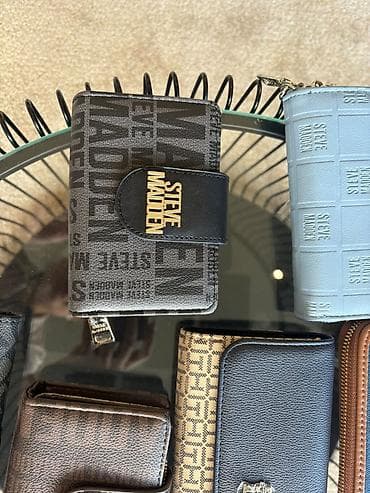 mango odeca: Ženski novčanici – više brendova i modela veci 4300 manji 3300 - — 4