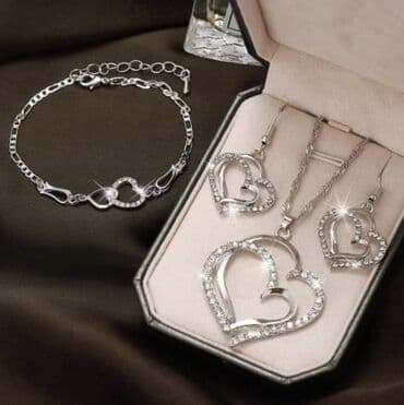jimmy choo set: Cena: 1600 din — 3