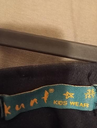 kolica_o: Crna suknja za devojčice – KURT Kids Wear - Model: ravna mini suknja — 3