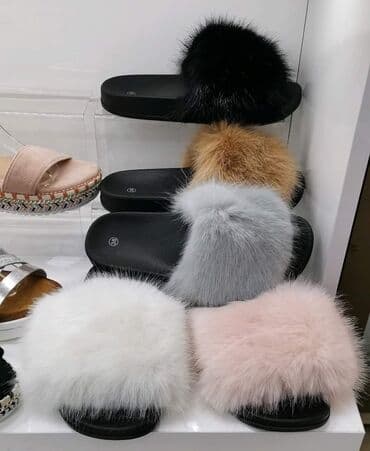 najk papuče: Krznene papuce
U svim velicinama
2500 din s s — 1