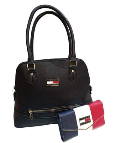 AKCIJA komplet sa novčanikom zajedno za samo 3700 din veličine torbe na lalafo.rs AKCIJA komplet sa novčanikom zajedno za samo 3700 din veličine torbe