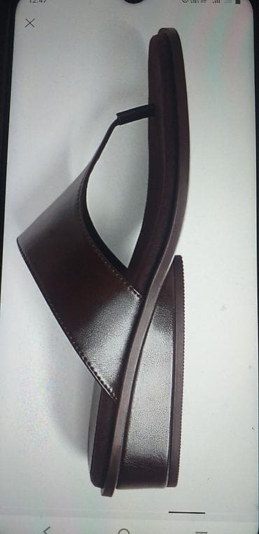 obuca za plivanje: Ženske kožne japanke/klompe Stradivarius - Brend: Stradivarius (logo — 8