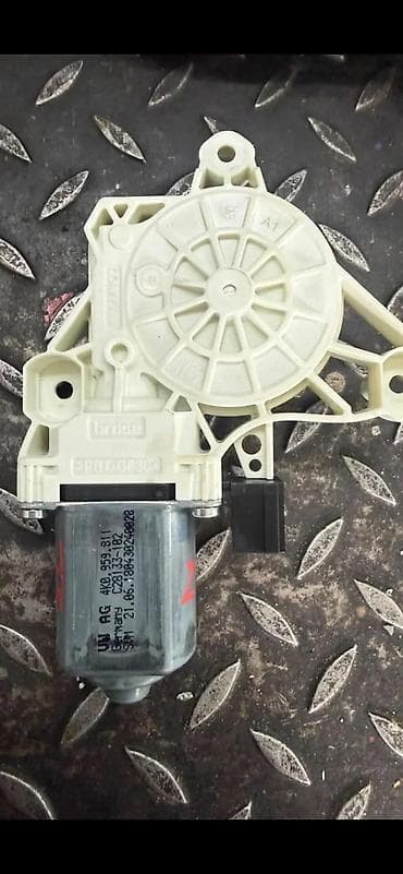 AUDI A6 C8 2020 DELOVI MOTOR PODIZACA STAKLA 4K0919811 | Audi delovi
