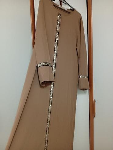 duge letnje suknje: Duga elegantna haljina u boji taupe (pesak/kakao). - Model: maxi — 6