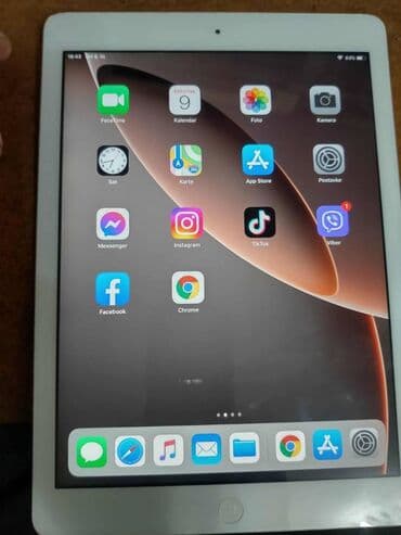Electronics: Apple iPad tablet - Ekran: 9.7 inča (Retina), - Boja: srebrna — 1