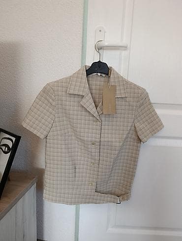 Kratka košulja/ sako sa kratkim rukavima, u bež kariranom dezenu