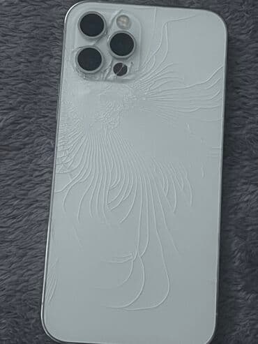 IPhone 13pro treba zamena lcd i po zelji ledza sve funkcionise super
