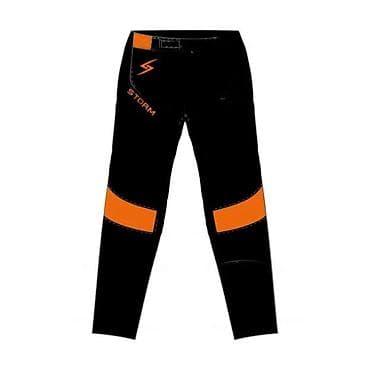 nike sorcevi: Muške pantalone u crnoj boji sa narandžastim detaljima i natpisom — 1