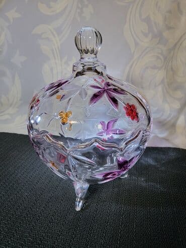 Sweatpants: Nova bombonijera. Bombonijera nova,sve na njoj odsjaj od svetla — 5