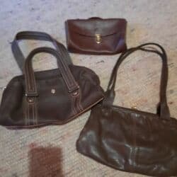 Satovi: 3 kožne tašne cena 1000 — 5