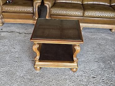 stilske komode: Klasičan drveni klub-sto sa staklenom pločom - Kvadratni klub-sto u — 7