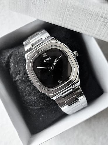 helena vera brand: Fantastičan Guess sat u srebrnoj, ili zlatnoj boji (kombinacija zlatne — 5