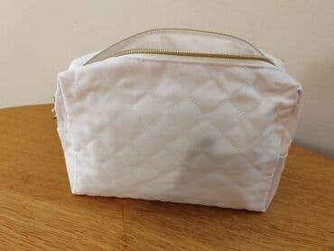 Novi neseseri, beli je 400 din, a crveni i sareni po 200 dinara na lalafo.rs Novi neseseri, beli je 400 din, a crveni i sareni po 200 dinara