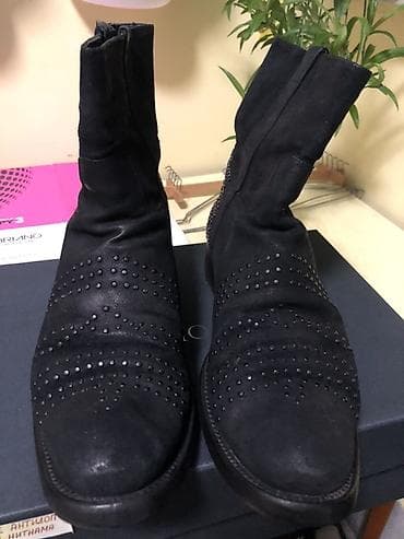 Sandale i papuče: Crne kožne čizme sa nitnama - Materijal: prirodna koža, spolja i — 7