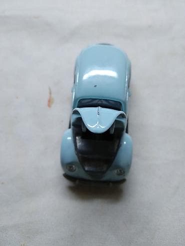 serija: Majorette VW Beetle 1:64 mala ostecenja na 3 mesta.n.Imam jos — 2
