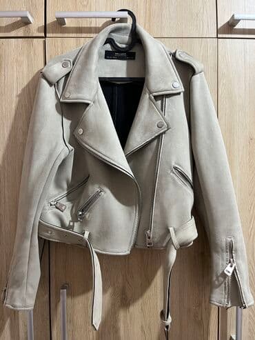 Zara jakna. Velicina L. Mada odgovara i za M. Stanje odlicno! na lalafo.rs Zara jakna. Velicina L. Mada odgovara i za M. Stanje odlicno!