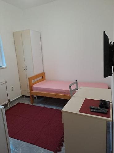 Zemun, Nova Galenika, izdajem sobu za zaposlenu osobu, u prizemlju
