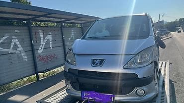 golf 4 for sale: Delovi za Peugeot 1007 1.4 benzin 16v 2012 godište — 2