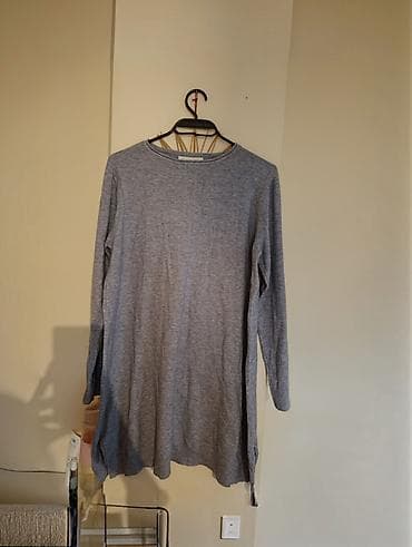 cat cipele zenske: Siva ženska tunika/džemper-haljina sa dugim rukavima. Klasičan okrugli — 1