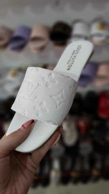 hugo papuce zenske: 36 - 40
2000 — 1