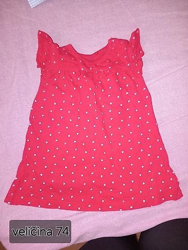 džip na akumulator: Dečija odeća – komplet različitih haljinica i tunika, džak pun stvari — 5