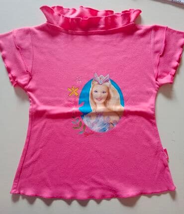 Kupaći kostimi: BARBIE Barbi majica za devojčice Veličina 5- 6 god 110-116 Ima male — 1