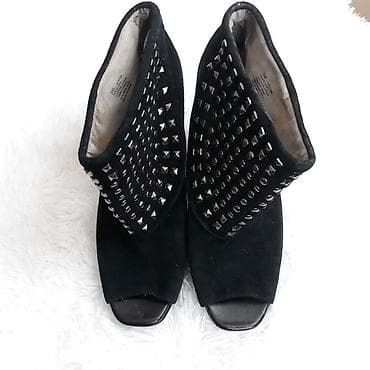 Kenneth Cole poluduboke cipele sa otvorenim prstima, obuvene za jednu