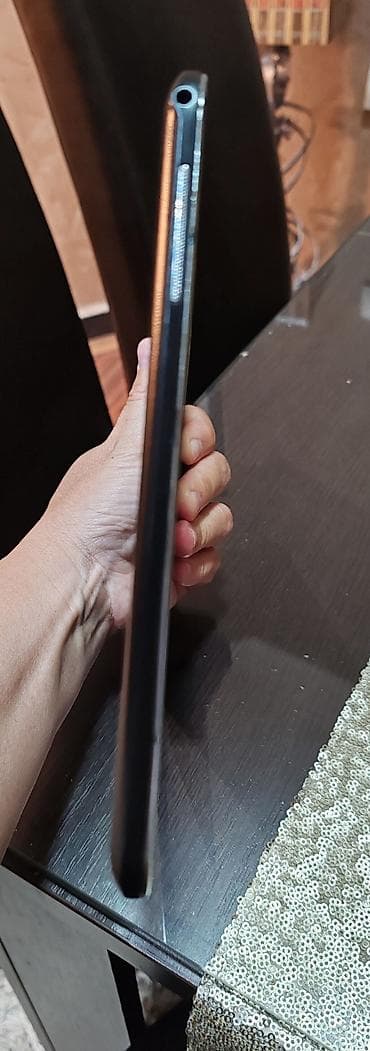 lg monitori: Samsung Galaxy Tab – 10.1” Android tablet - Ekran: približno 10.1 — 4