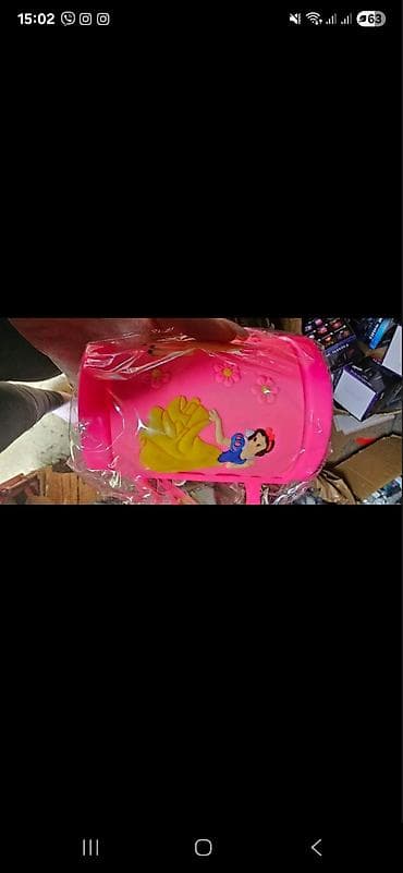 Donji delovi trenerke: 1 snezana roze 1 crvena snežana Cena po komadu 440 din Samo to na — 1