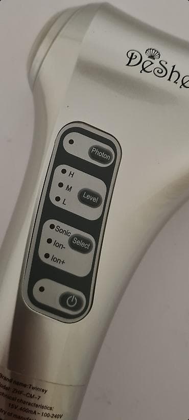 Donji delovi trenerke: • Prodajem aparat DeSheli Twinray za podmlađivanje, zatezanje kože — 4