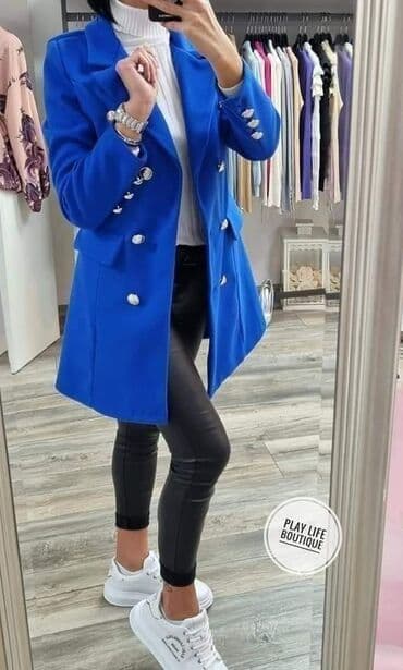 rasprodaja kaputa: Kaput: 3300 dinara
Sa postavom
Dostupan u puno boja! — 3