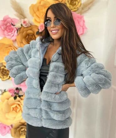 Fur coats: Bunda 
Cena 4.600 dinara — 3