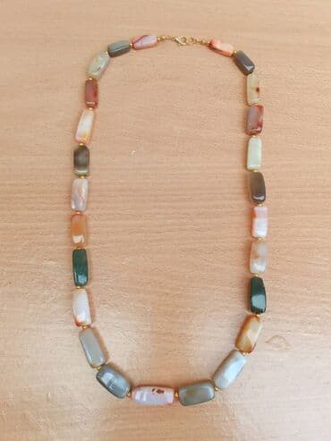 Ostali aksesoari: Ogrlica AHAT 6 Ogrlica od Ahata, poludragi kamen. Dužina-obim 73 cm — 1