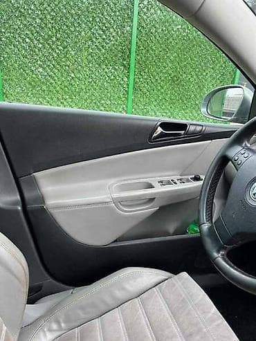 Kompletan auto u delovima: NASLON ZA RUKU ZA VOLKSWAGEN PASSAT B6 | Naslon za ruku za VW Passat — 5