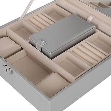 stvari za školu: Organizator za nakit sa kljucem 
Izradjen od eko koze
2500 rsd — 5