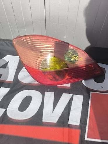 Stop svetla: LEVO STOP SVETLO ZA OPEL TIGRA OD 2004. DO 2009. GOD. | Molba za — 1
