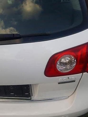 Gepek vrata: STOP SVETLO DESNO ZA VOLKSWAGEN PASSAT B6 | Stop svetlo desno za — 1