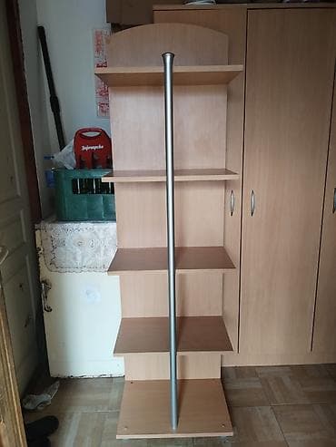 Ugaone garniture: Drvena polica/regał za izlaganje sa centralnom aluminijumskom šipkom — 3