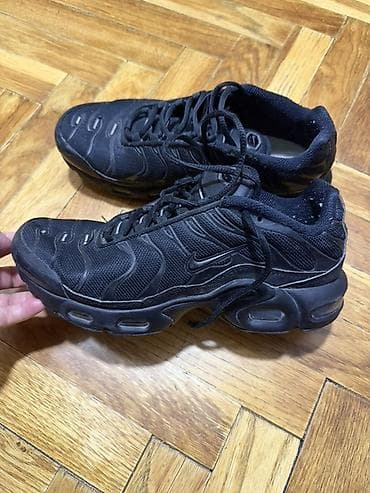 nike bele kozne patike: Nike Air Max Plus (model CD) - Boja: crna (triple black) - Veličina — 1