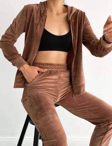 plišane pidžame: Plišani kompleti 
Vel : ( s m l xl xxl ) 

Cena : 3100 din — 2