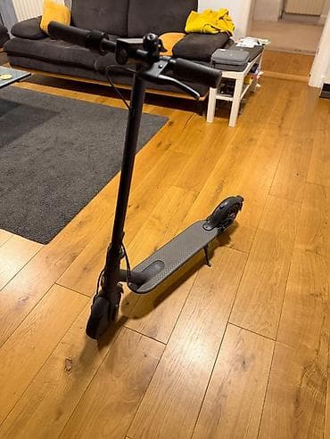 metro torbe: Oglas za prodaju Xiaomi Mi Electric Scooter Essential – crni (model — 2