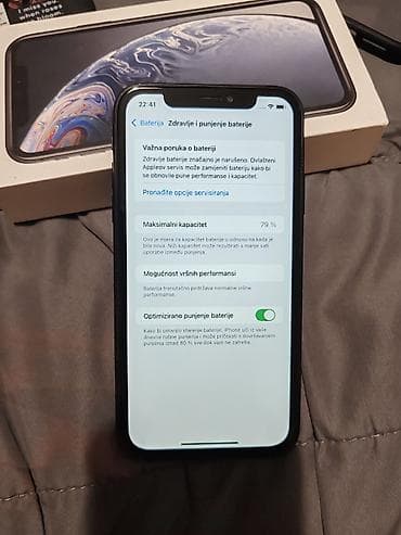 mobilni telefoni sa tastaturom: IPhone XR 64 GB – crni - Ekran 6.1" Liquid Retina (LCD) sa Face — 1