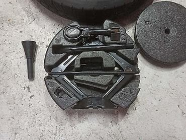 amortizeri: REZERVNI TOCAK SA OPREMOM ZA FORD C-MAX, FOCUS, MONDEO | Set iz — 2