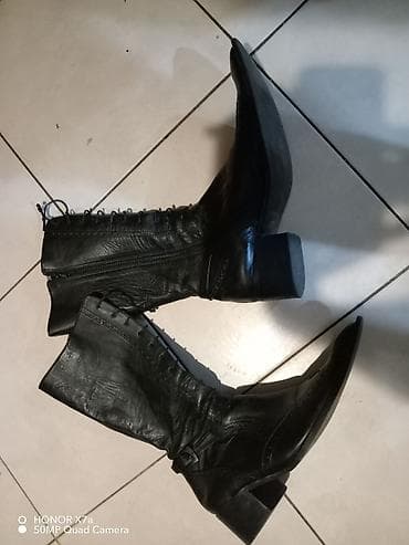 High boots: Crne kožne čizme do polovine lista, elegantnog špicastog vrha i sa — 5